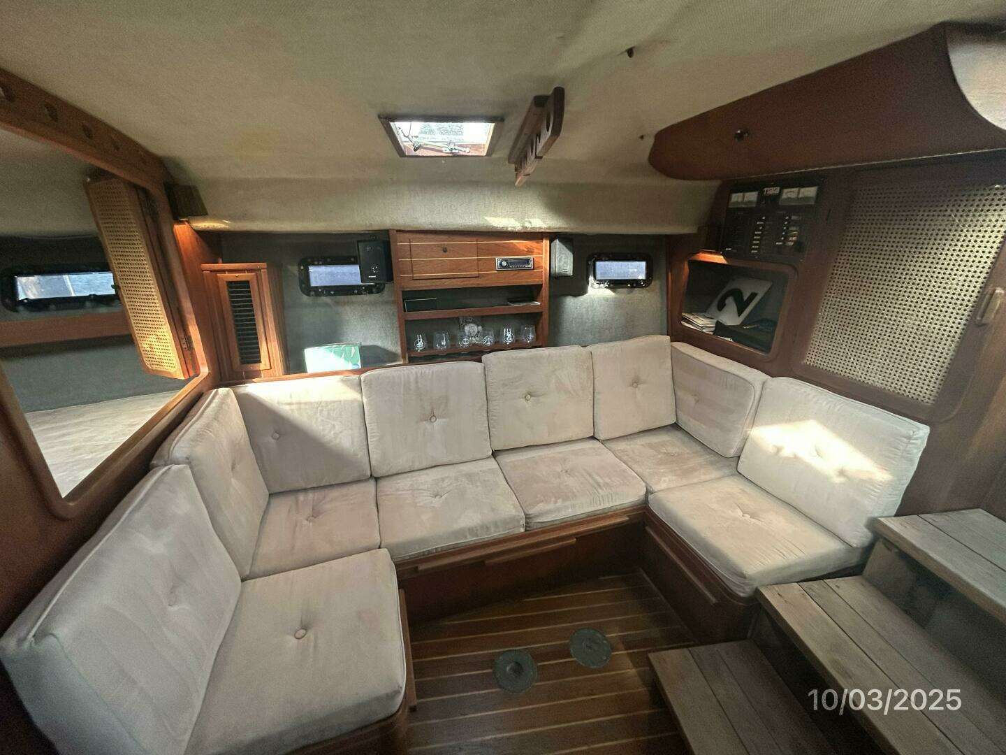 1985 Pursuit 3100 Open - Image 32