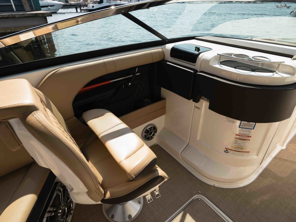 2019 Sea Ray SLX 280 - 13