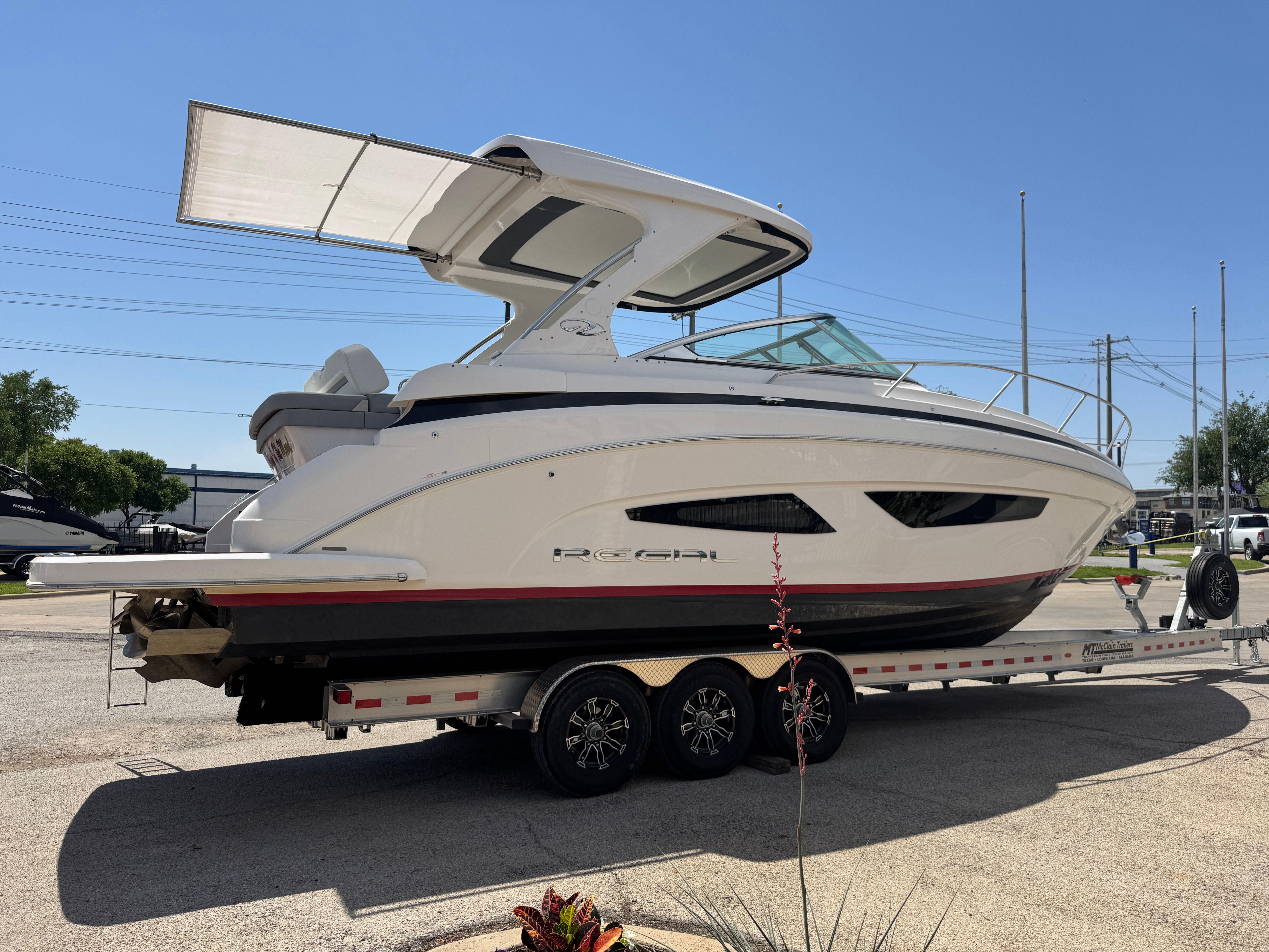 2023 REGAL 33 EXPRESS - Image 3