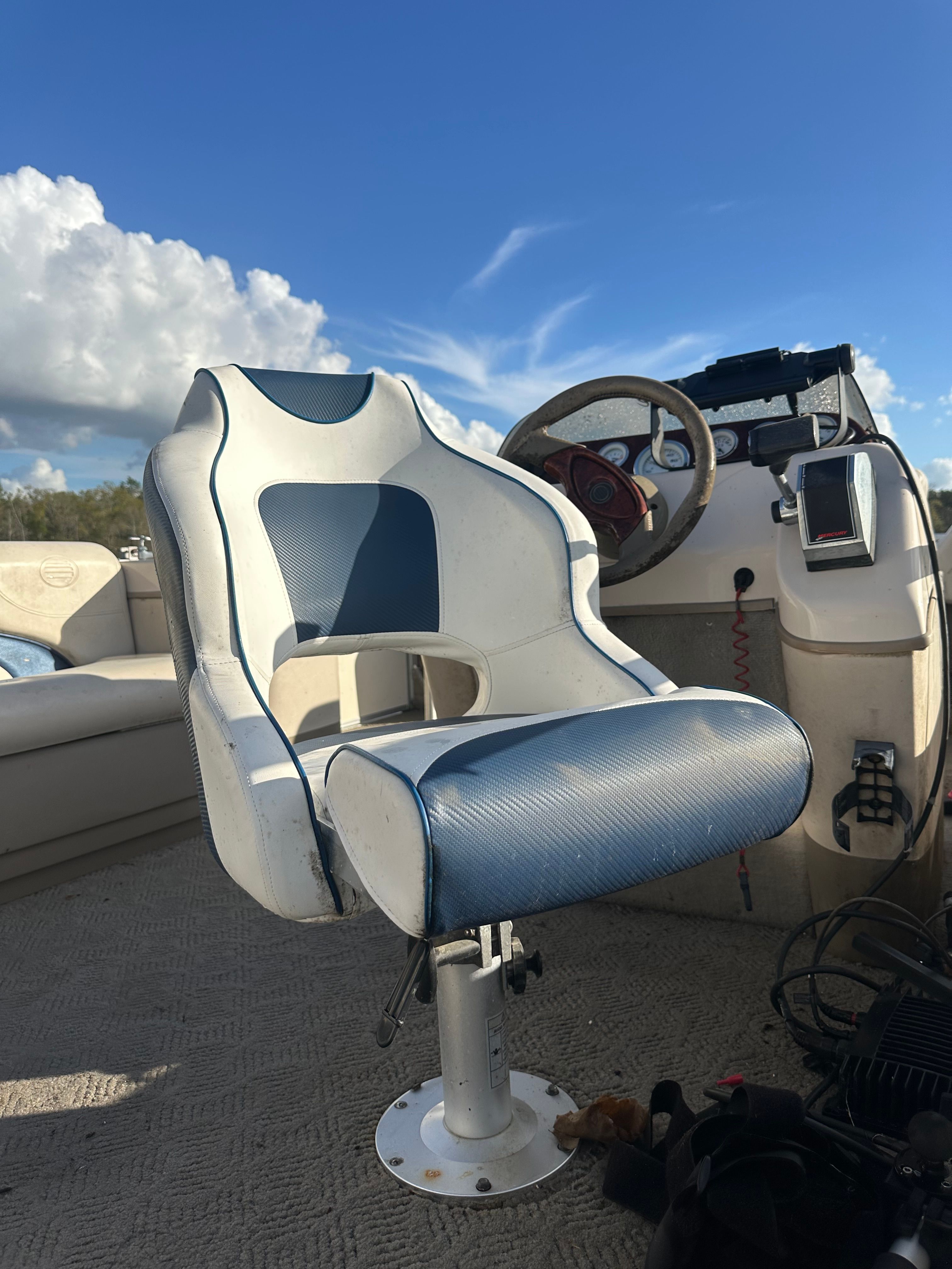 2004 Tracker Pontoon - 5