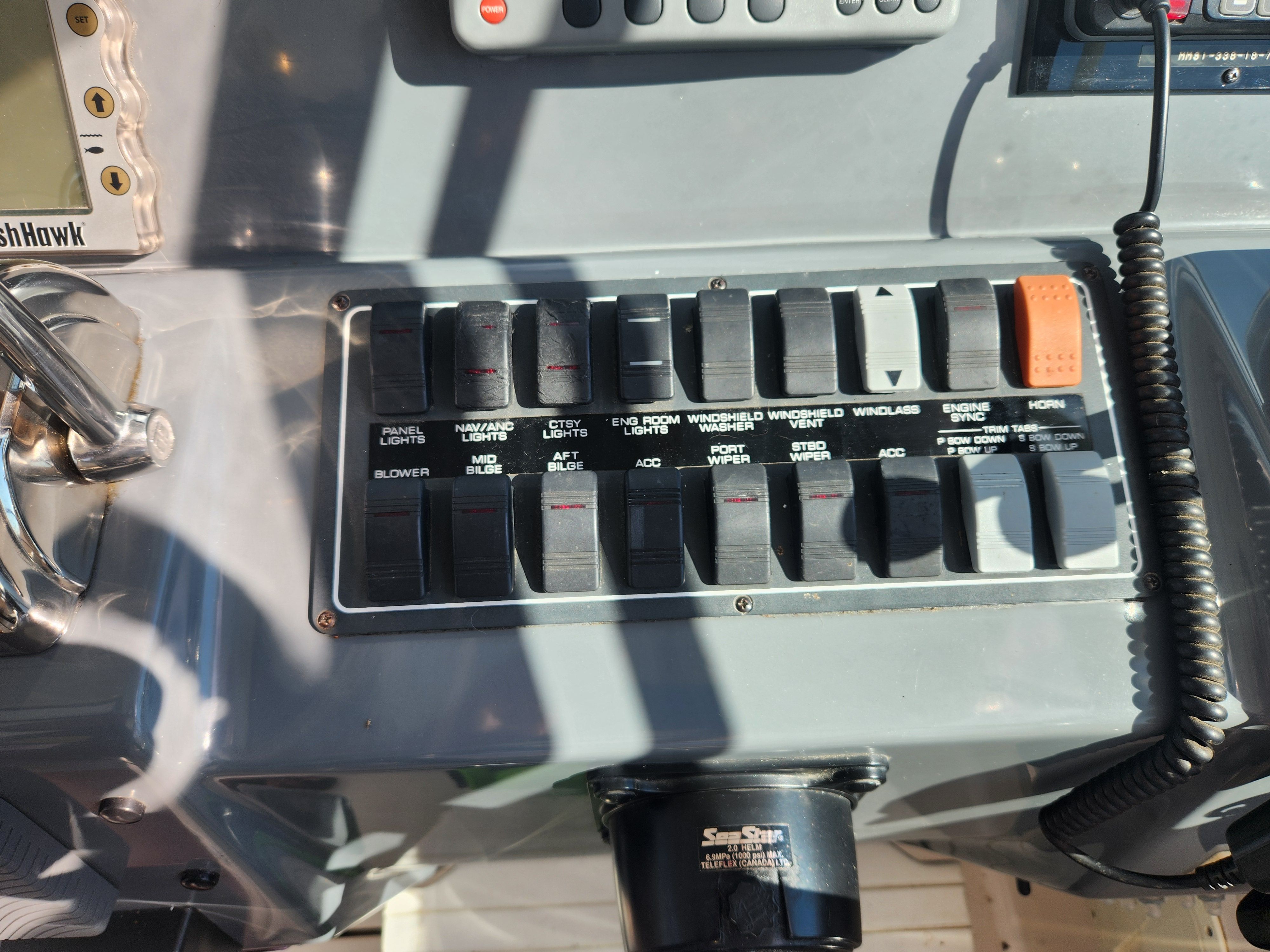 2000 Tiara Yachts 3100 Open - 22