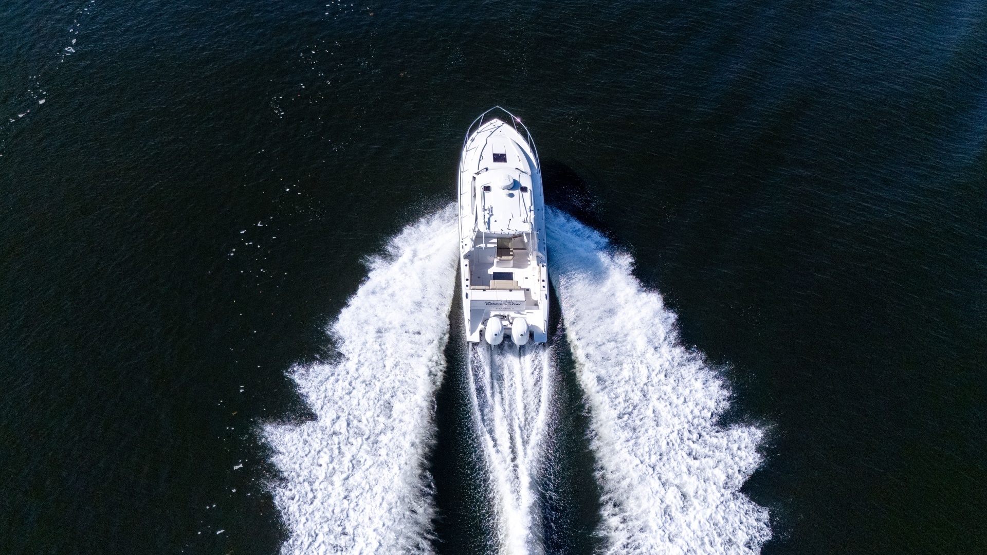 2018 Pursuit 325 OS - Image 10