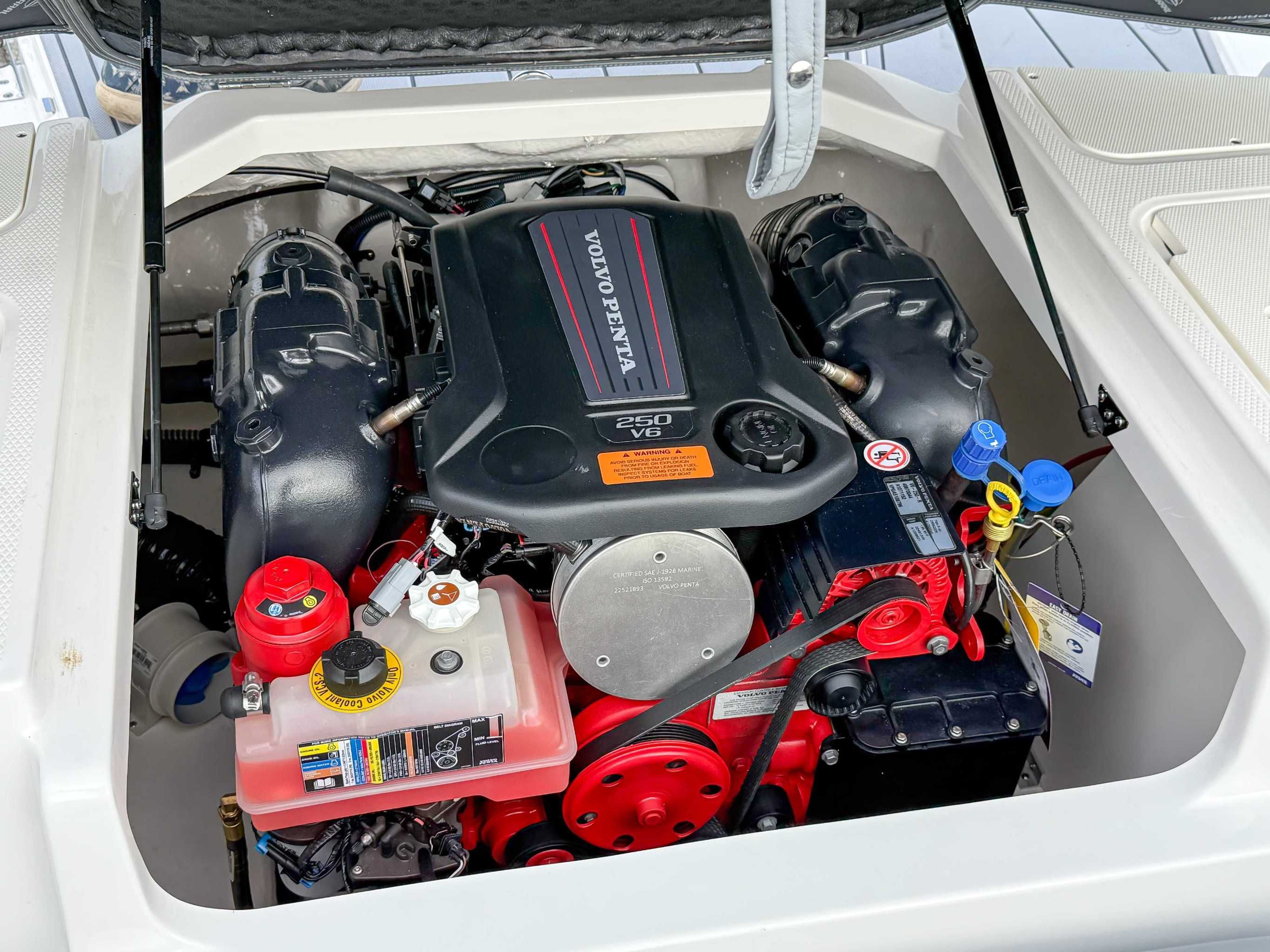 2026 Chaparral 21 SSi - 19