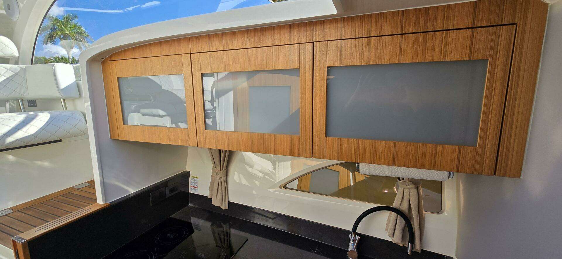 2025 Marex 310 Suncruiser - Image 17