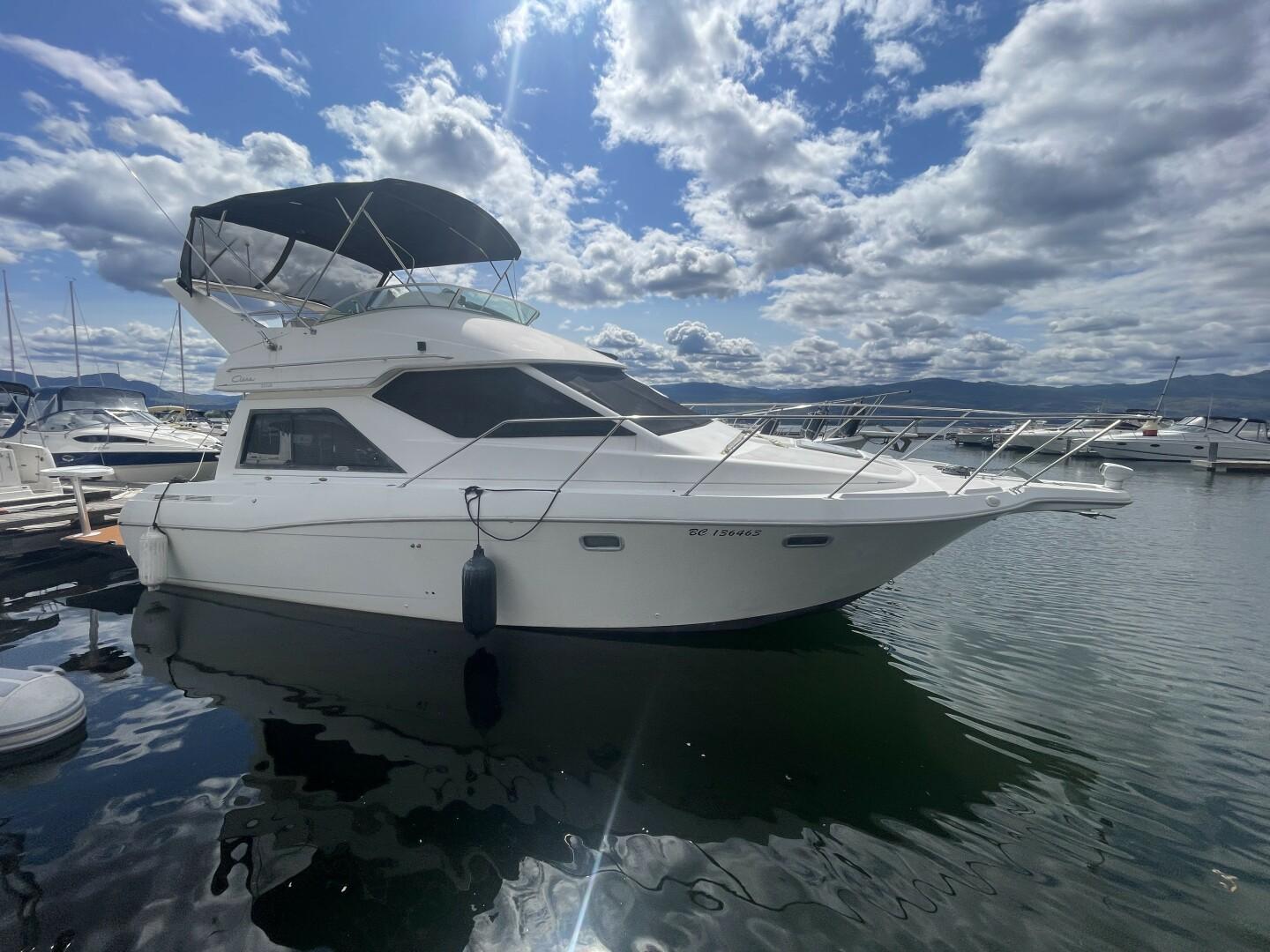 2001 Bayliner 3258 Command Bridge