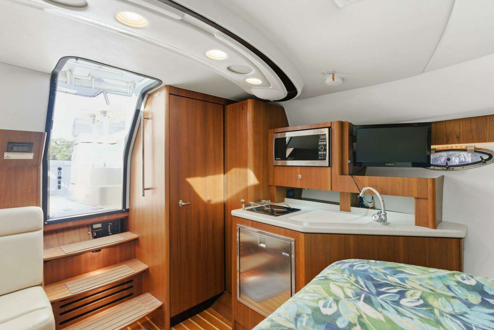 2011 Tiara Yachts 3100 Open - Image 24