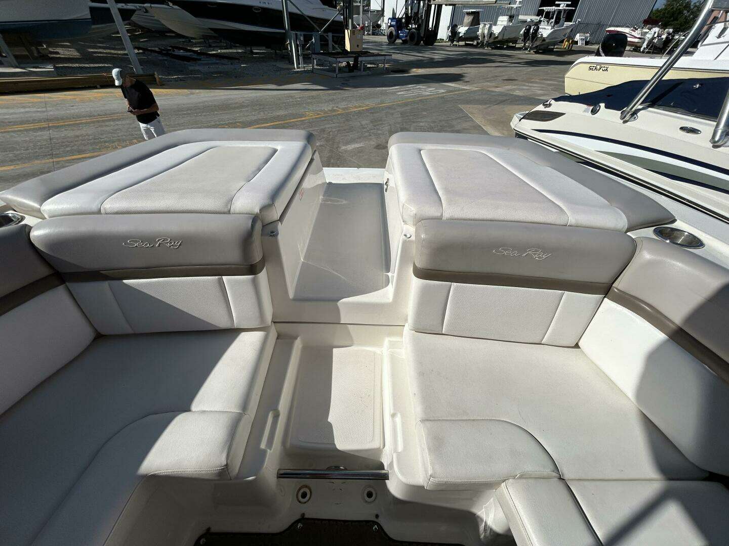2013 Sea Ray 270 SLX - Image 18