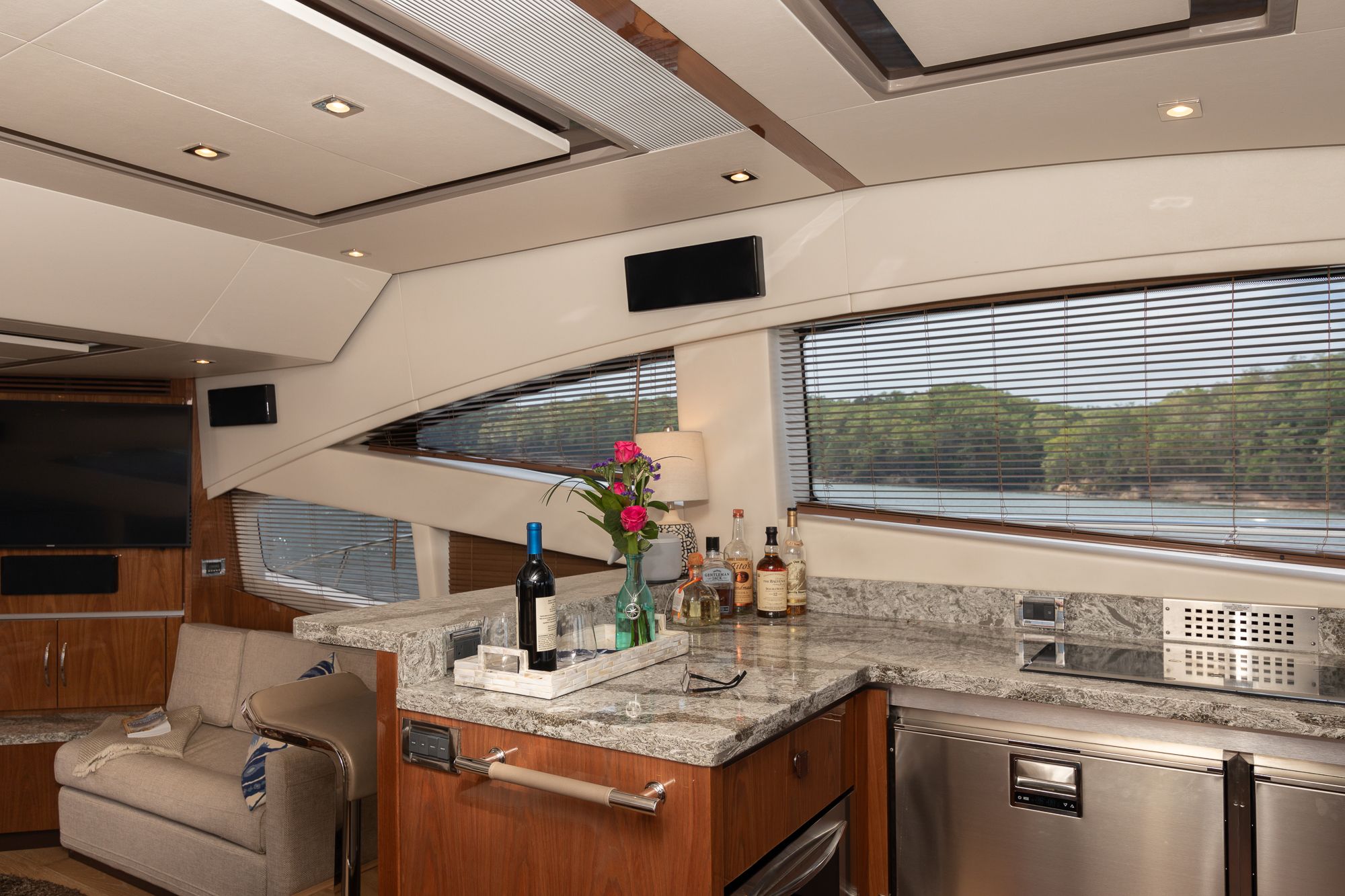 2018 Sea Ray L 650 FLY - 15