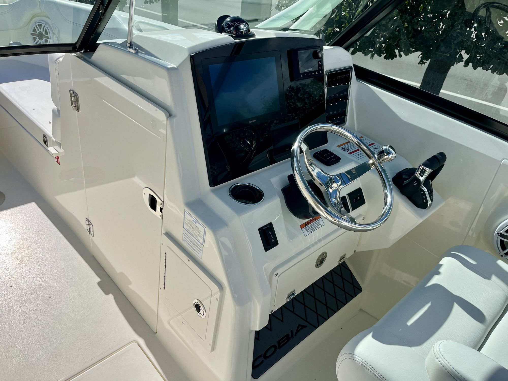 2026 Cobia 280 Dual Console - 16