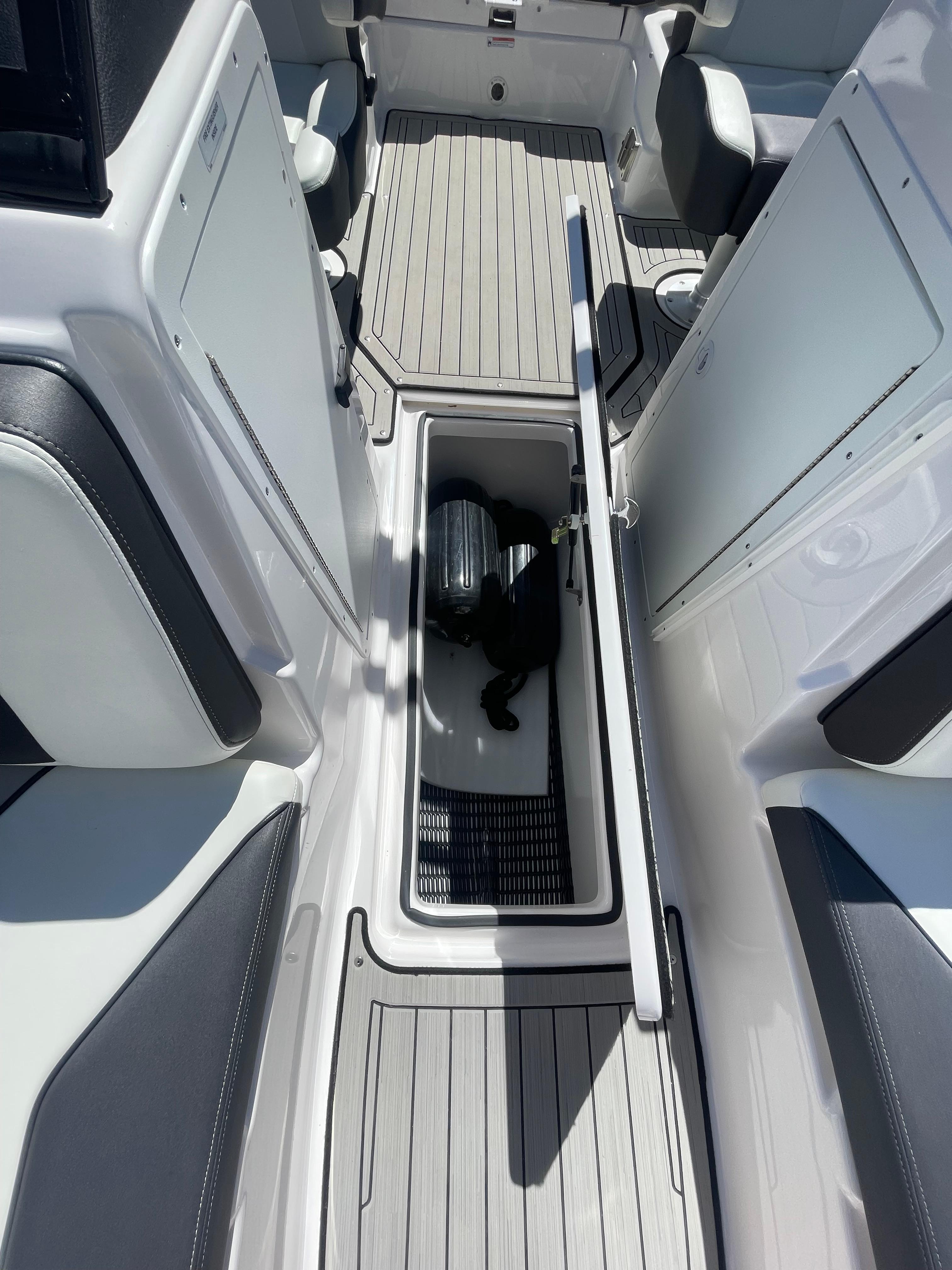 2022 Yamaha Boats 212SD - 8