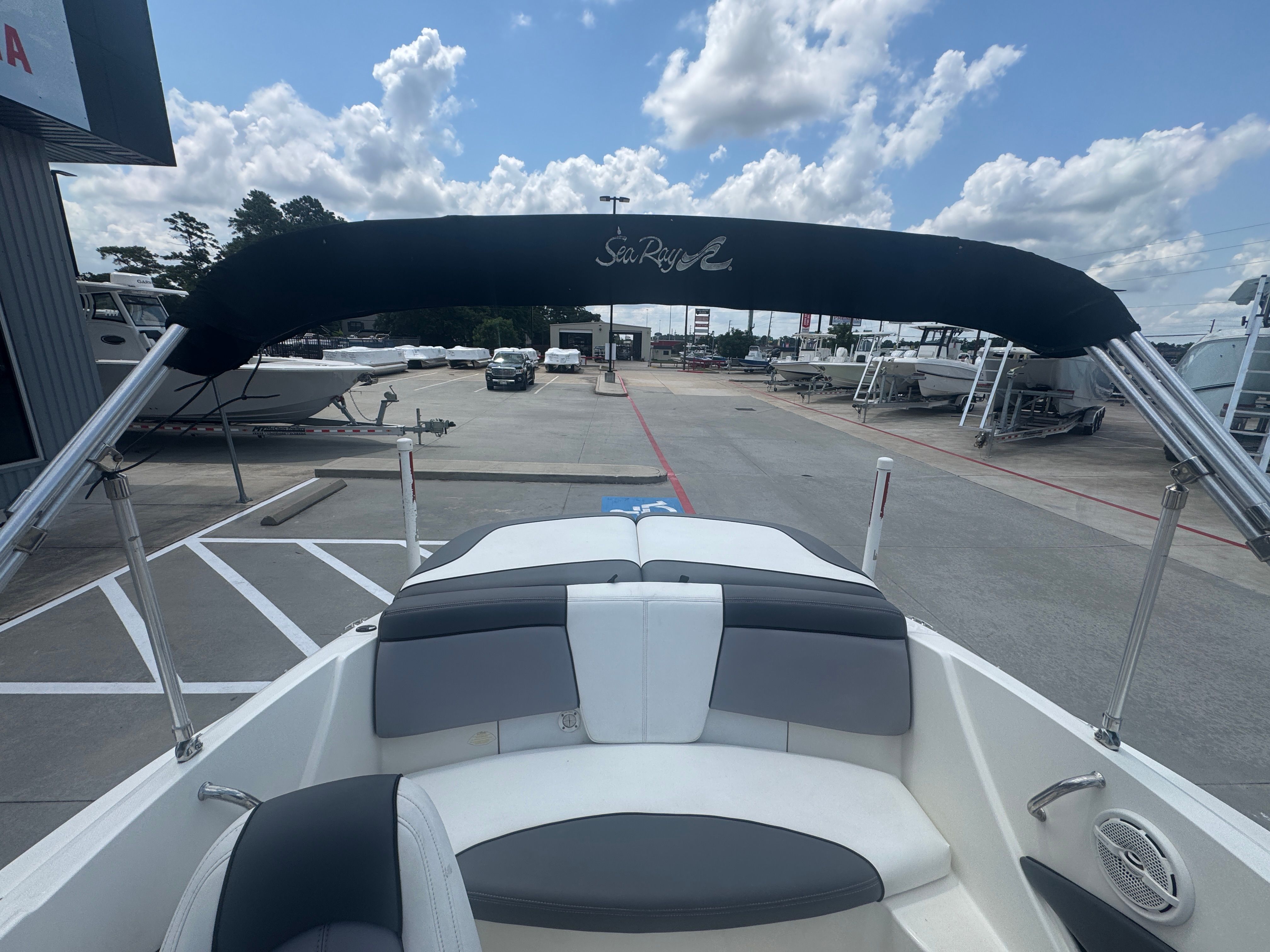 2011 Sea Ray 185 Sport - 26