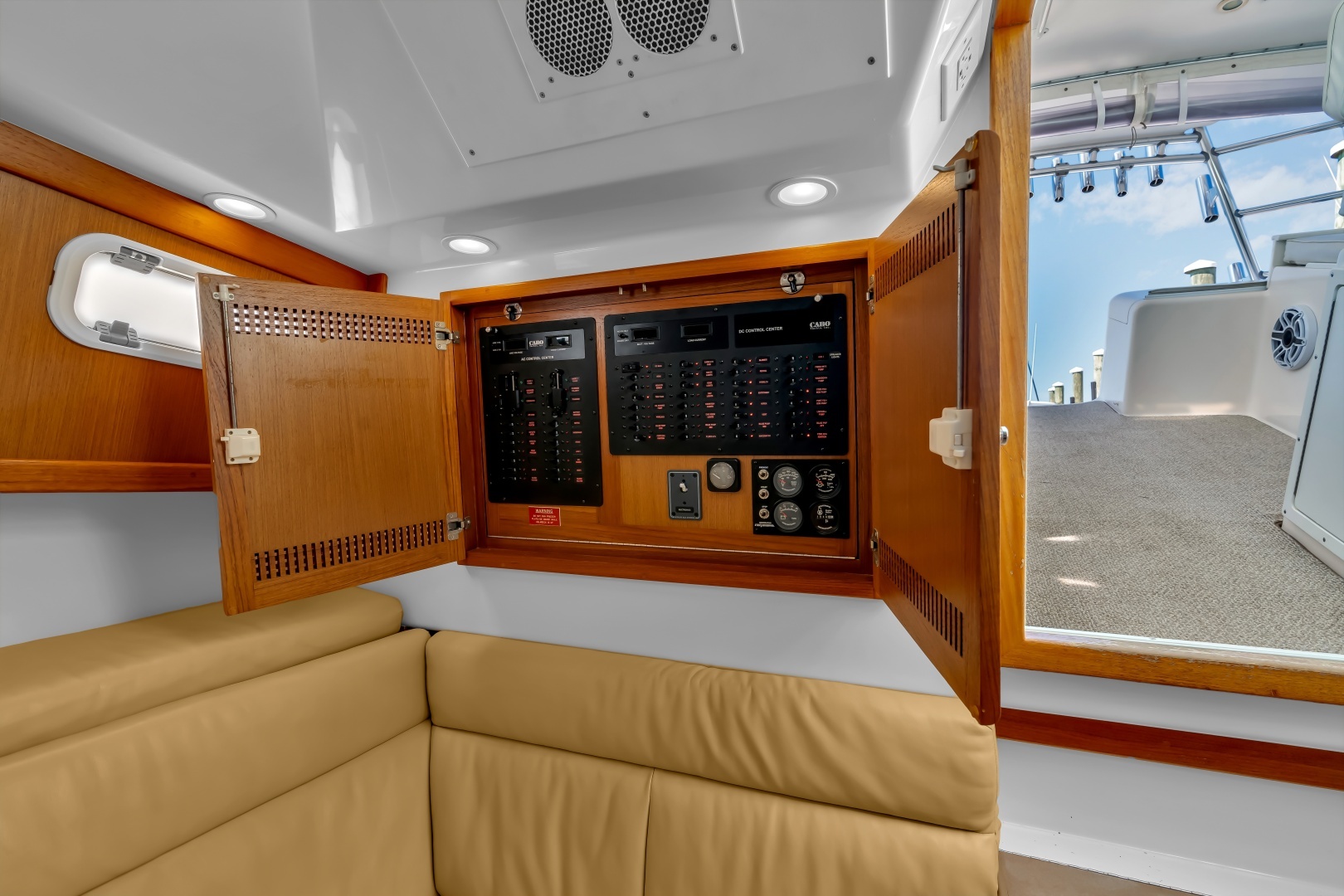 2005 Cabo 35 Express - Image 12