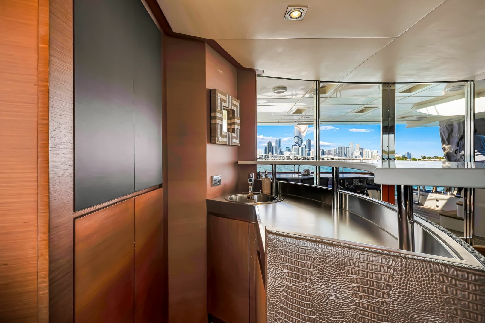 2005 Azimut 105 - Image 61