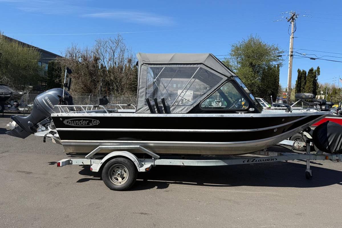 2017 Thunder Jet 18 OS