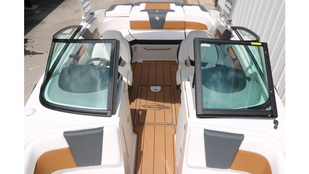 2025 Chaparral 23 Surf - 17
