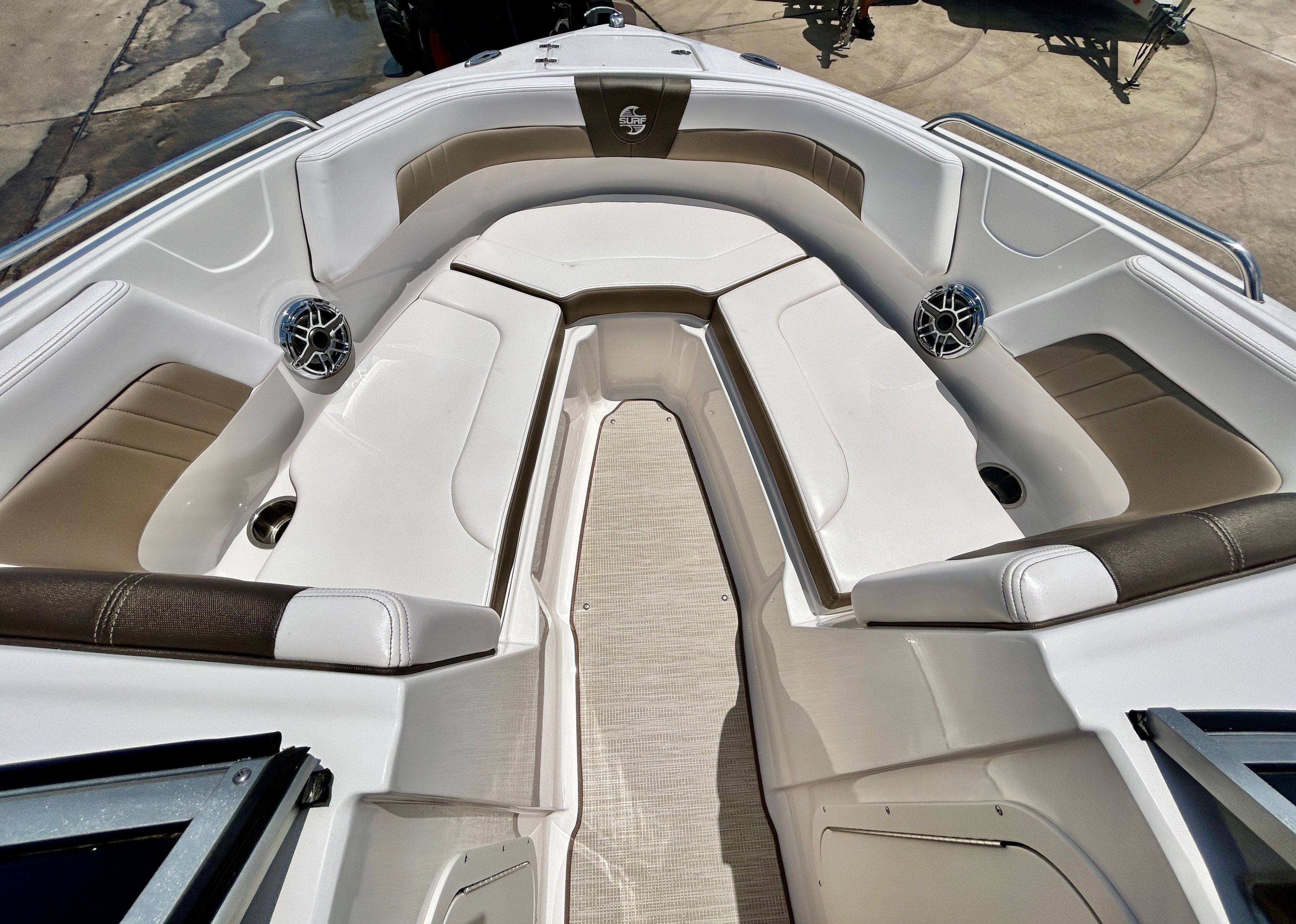 2018 Chaparral 23 Surf - 14