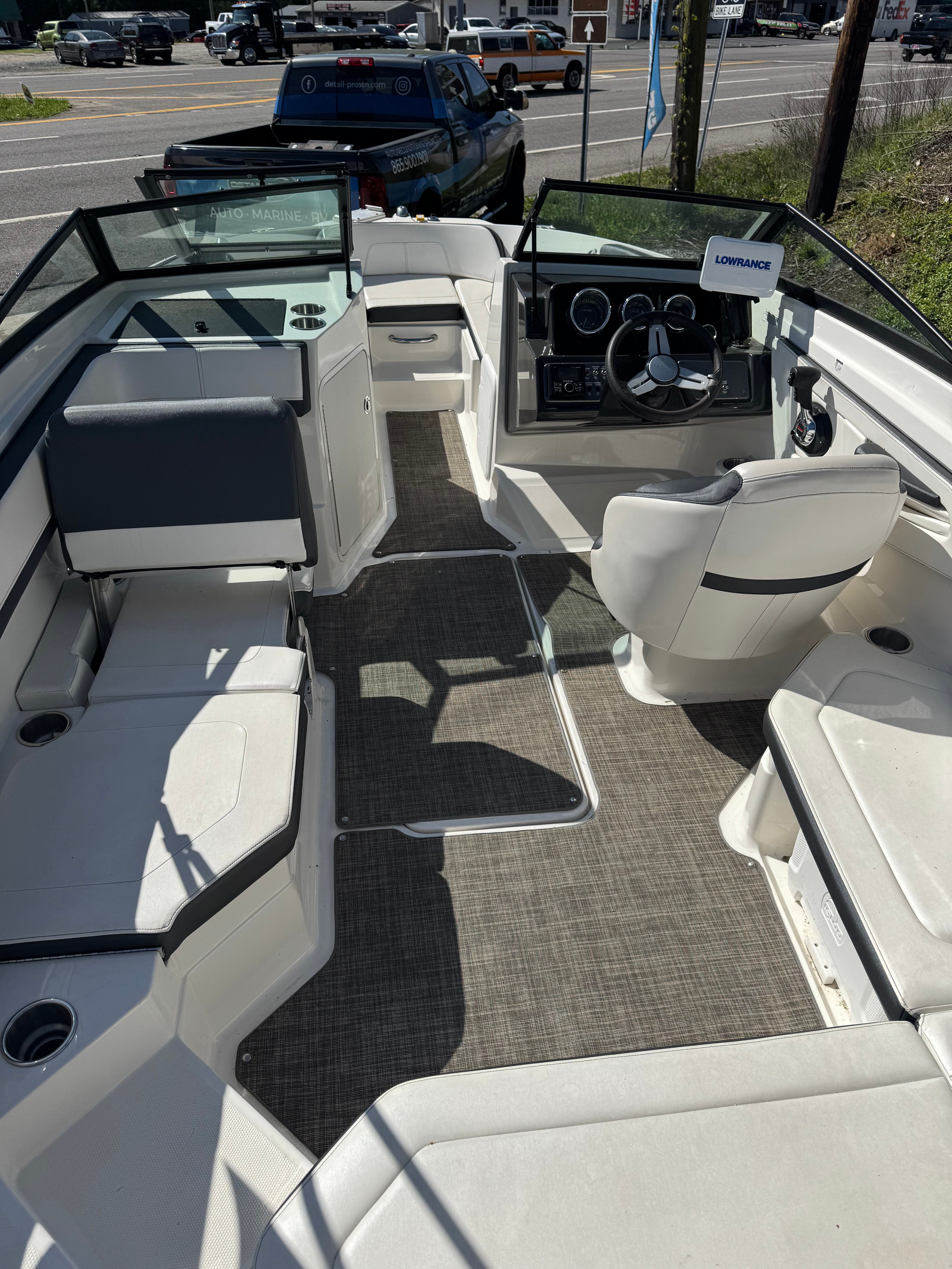 2018 Sea Ray SPX 210 Outboard - 7