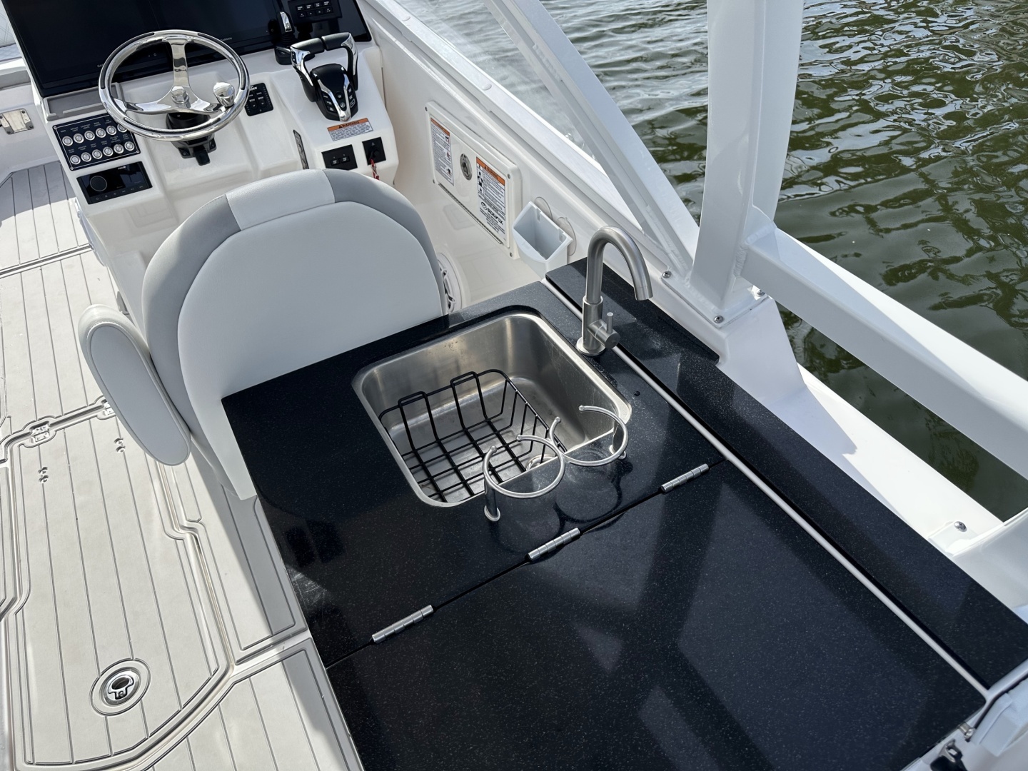 2025 Sea Fox 288 Traveler - Image 15