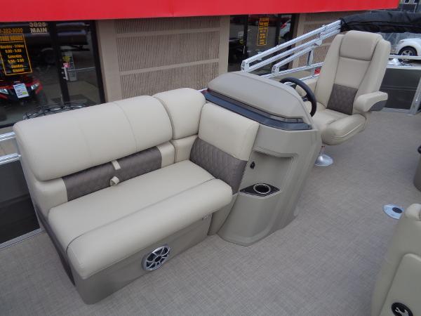 2025 Sun Tracker Fishin' Barge 22 DLX - 81