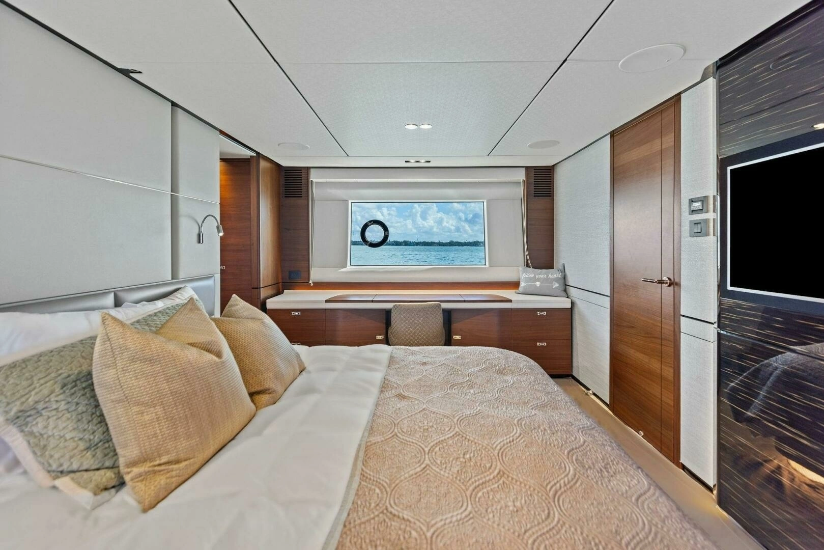 2018 Princess Y75 Motor Yacht - Image 27