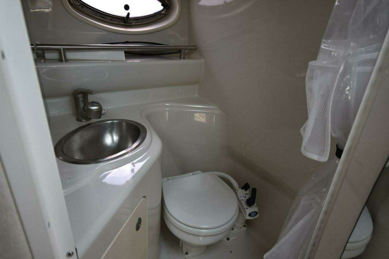 2008 Sea Ray 240 Sundancer - Image 23