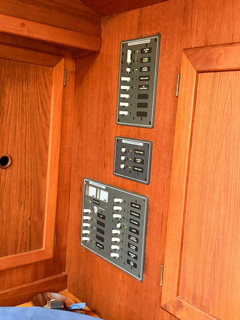 1986 Nauticat 40 Cutter Ketch Pilothouse - Image 94