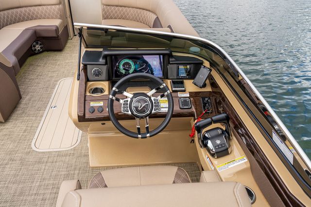 2026 Vanderbilt 700T - 8