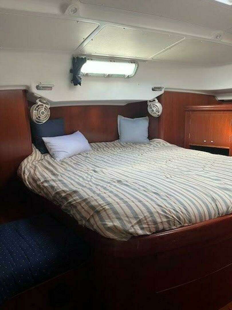2003 Beneteau 42cc - Image 9