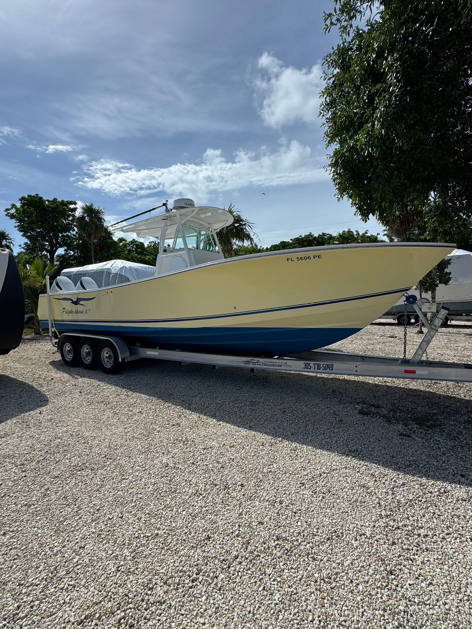 2004 Regulator 32 Forward Seating