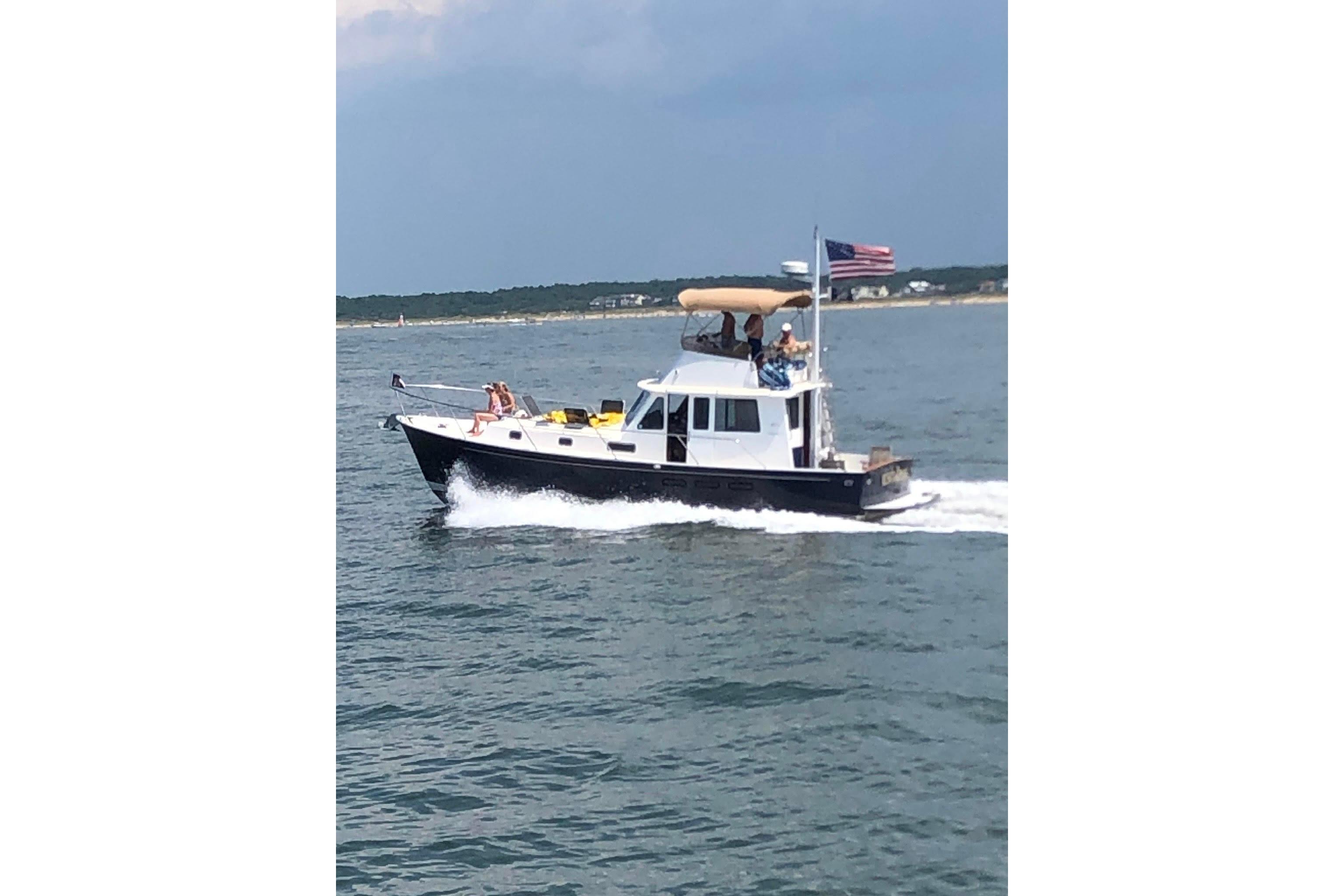 1999 Legacy Yachts 40 Sedan