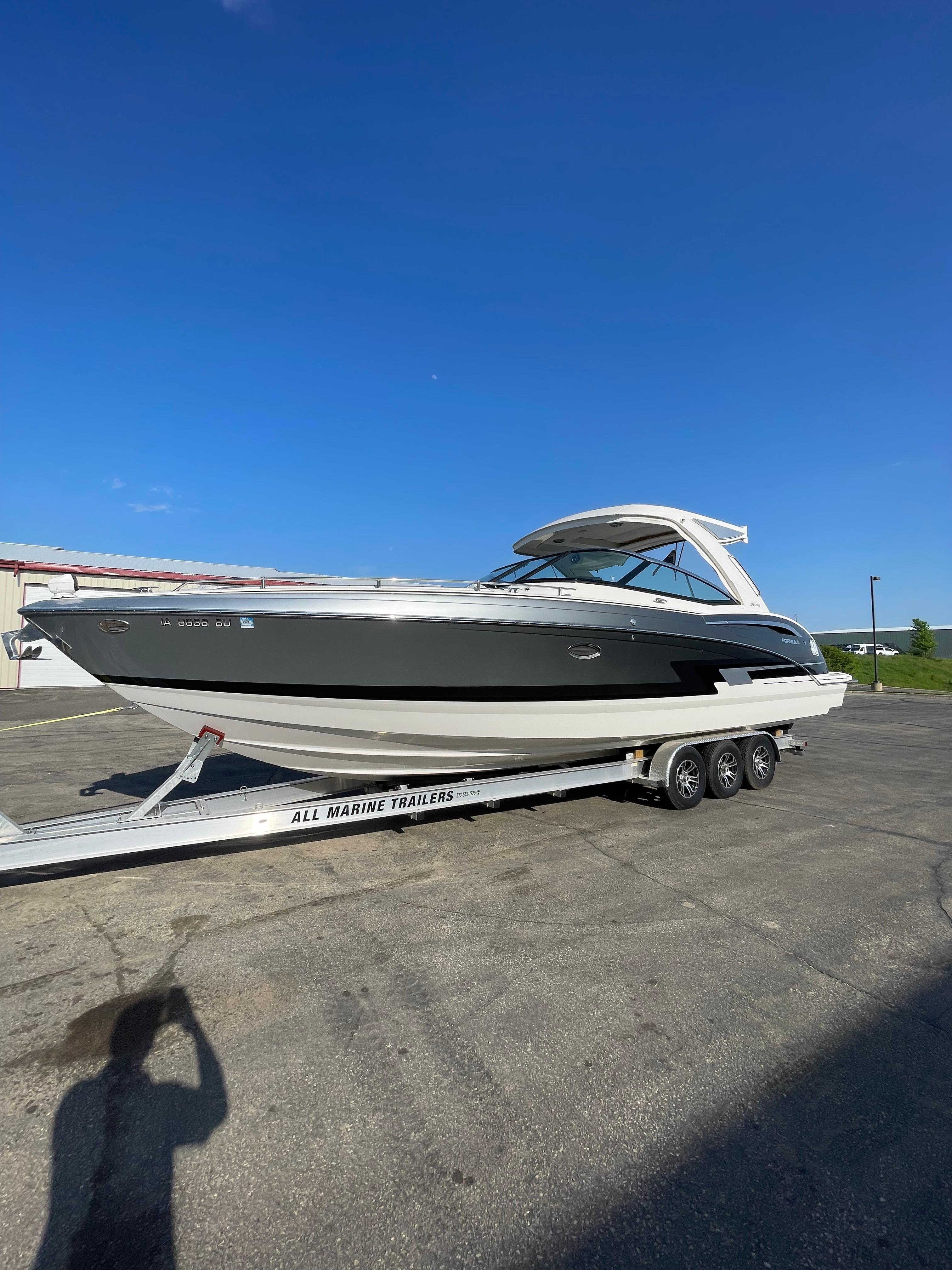 2019 Formula 350 Crossover Bowrider