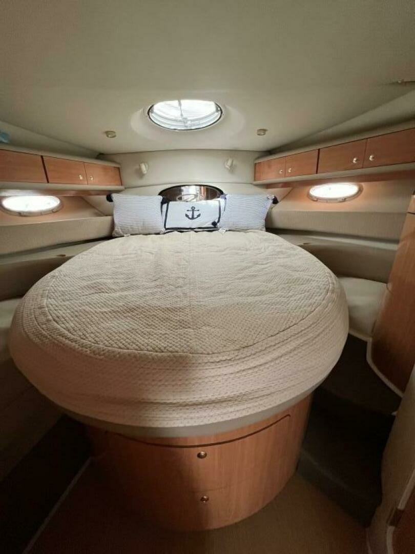 2000 Regal 4160 Commodore - Image 22