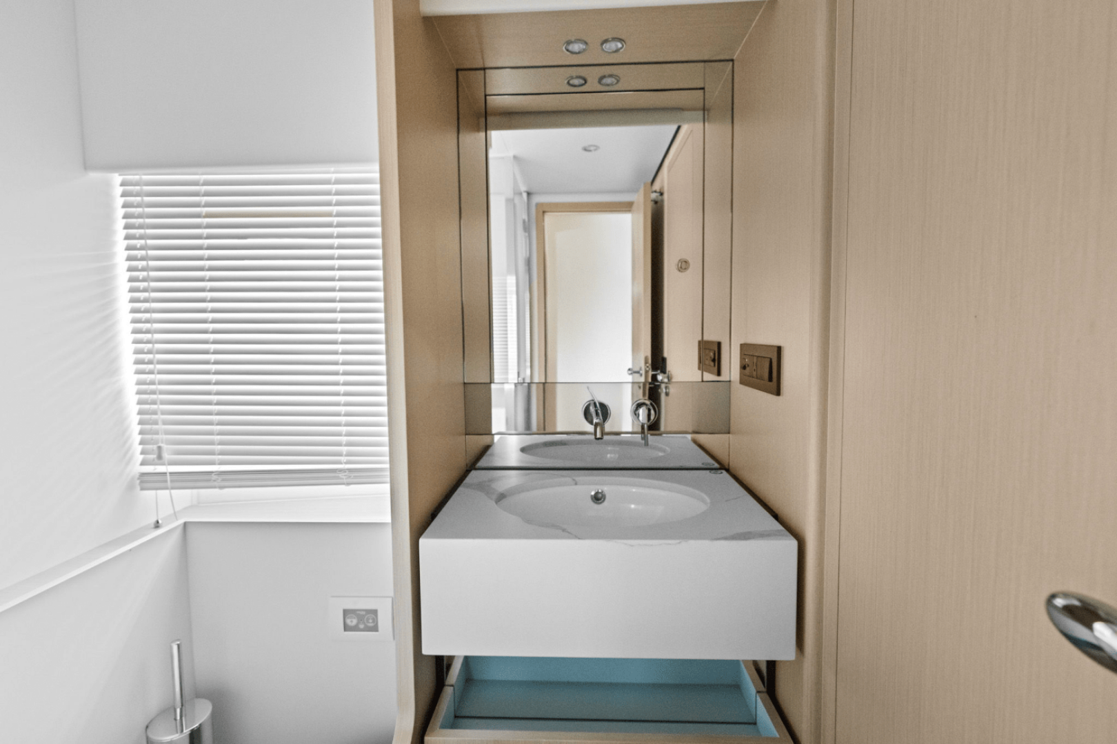 2026 Azimut Fly 68 - Image 30