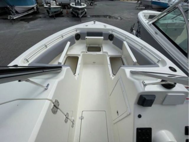 2025 Cobia 220 Dual Console - 11