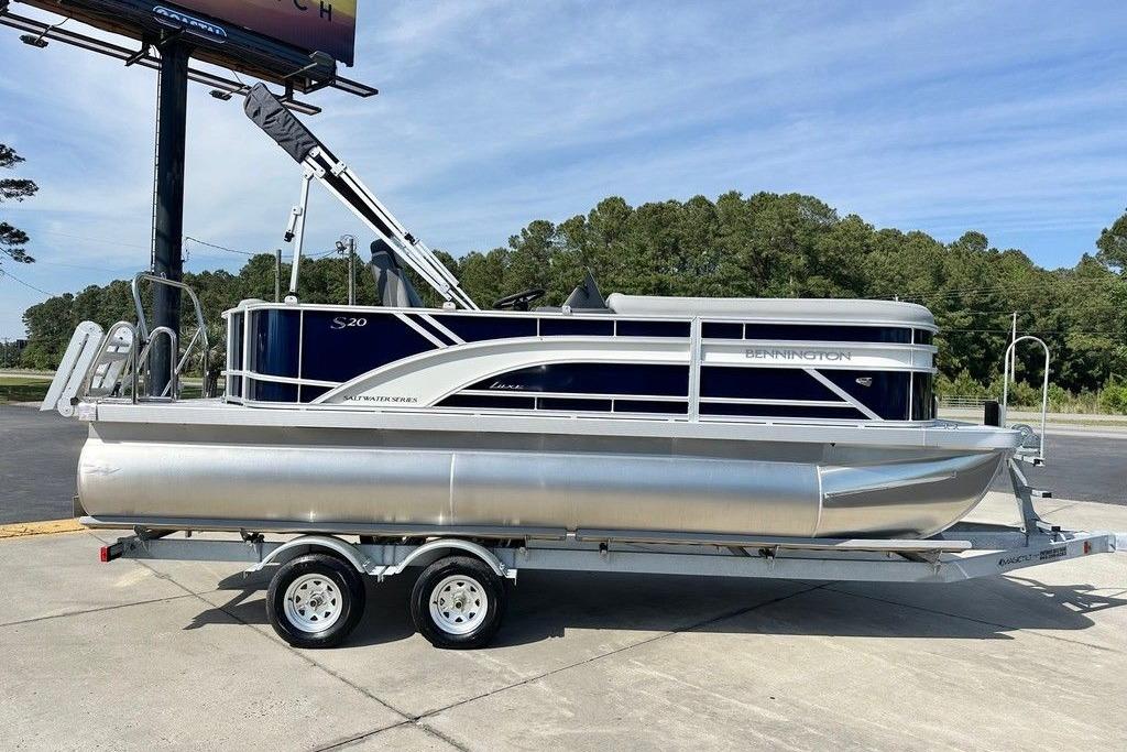 2026 Bennington S L-Bench 20 SL TRITOON SPS PKG