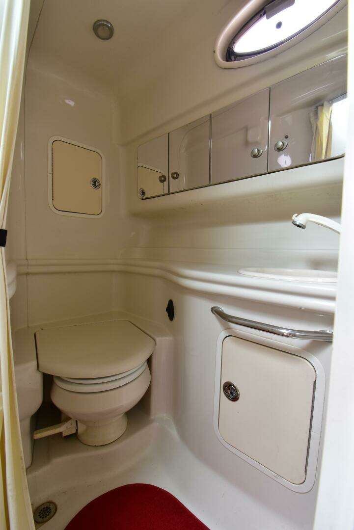 2006 Sea Ray 320 Sundancer - Image 24