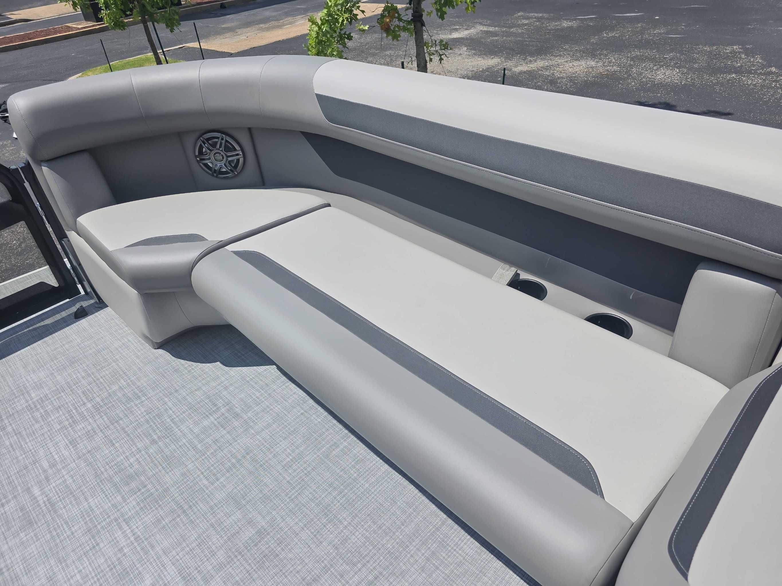 2025 Premier 220 SUNSCAPE RL - 11