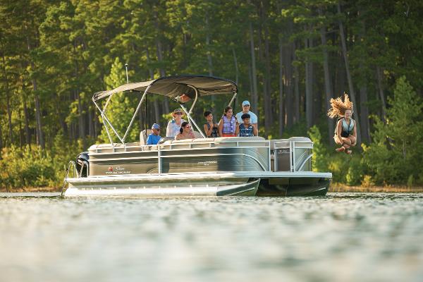 2025 Sun Tracker Party Barge 24 DLX - 57