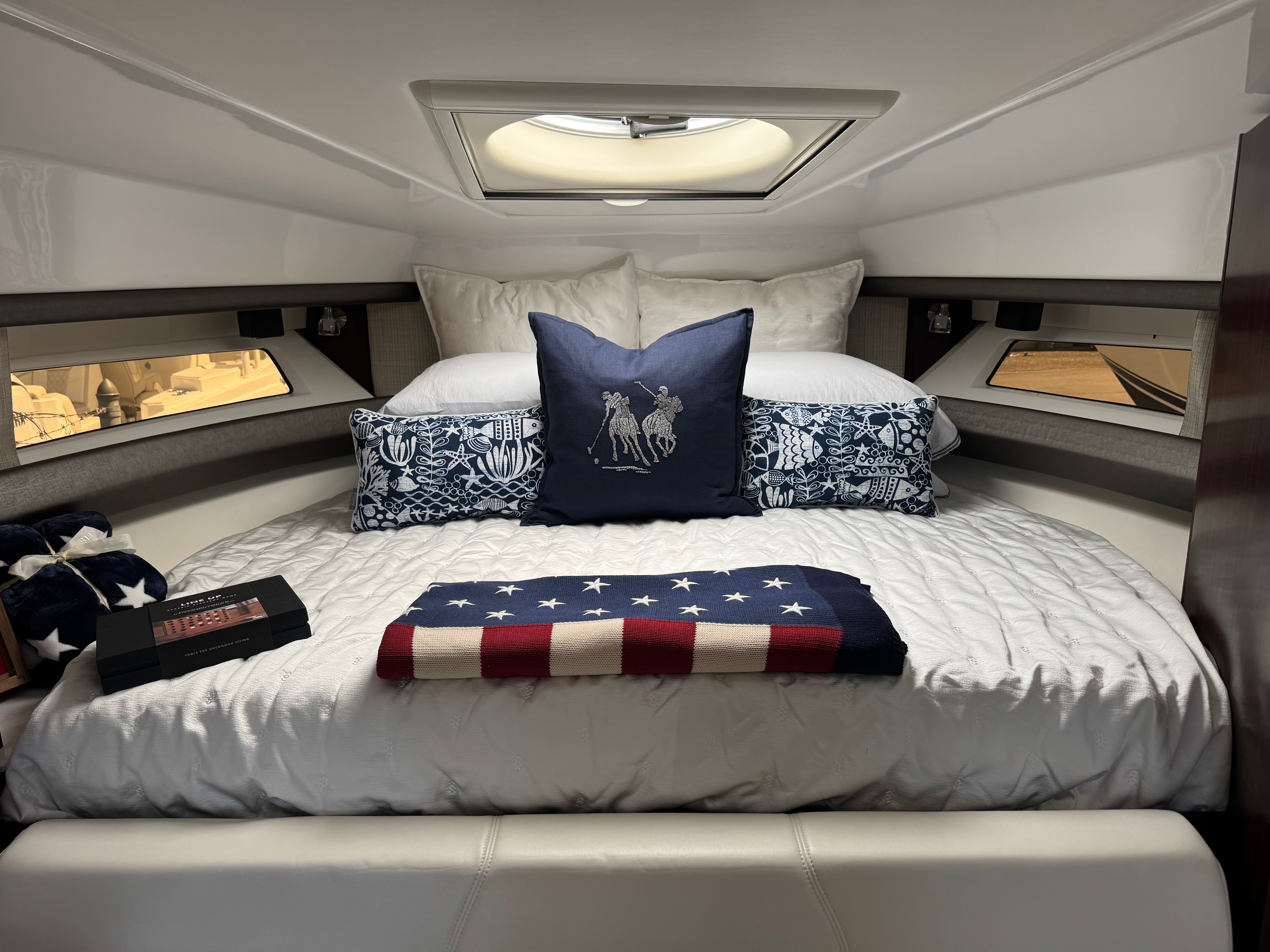 2018 Monterey 335 Sport Yacht - 40