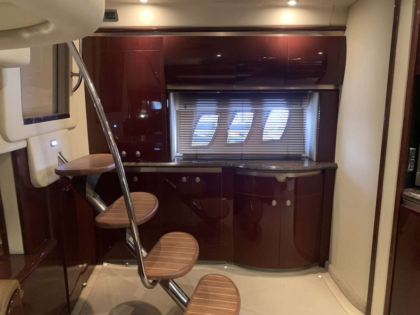 2007 Sea Ray 52 SUNDANCER - Image 51