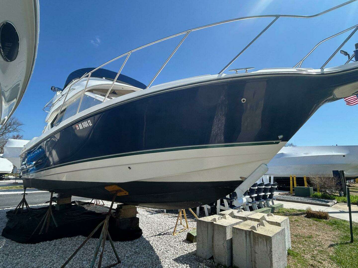 2008 Bayliner Discovery 288 - Image 35