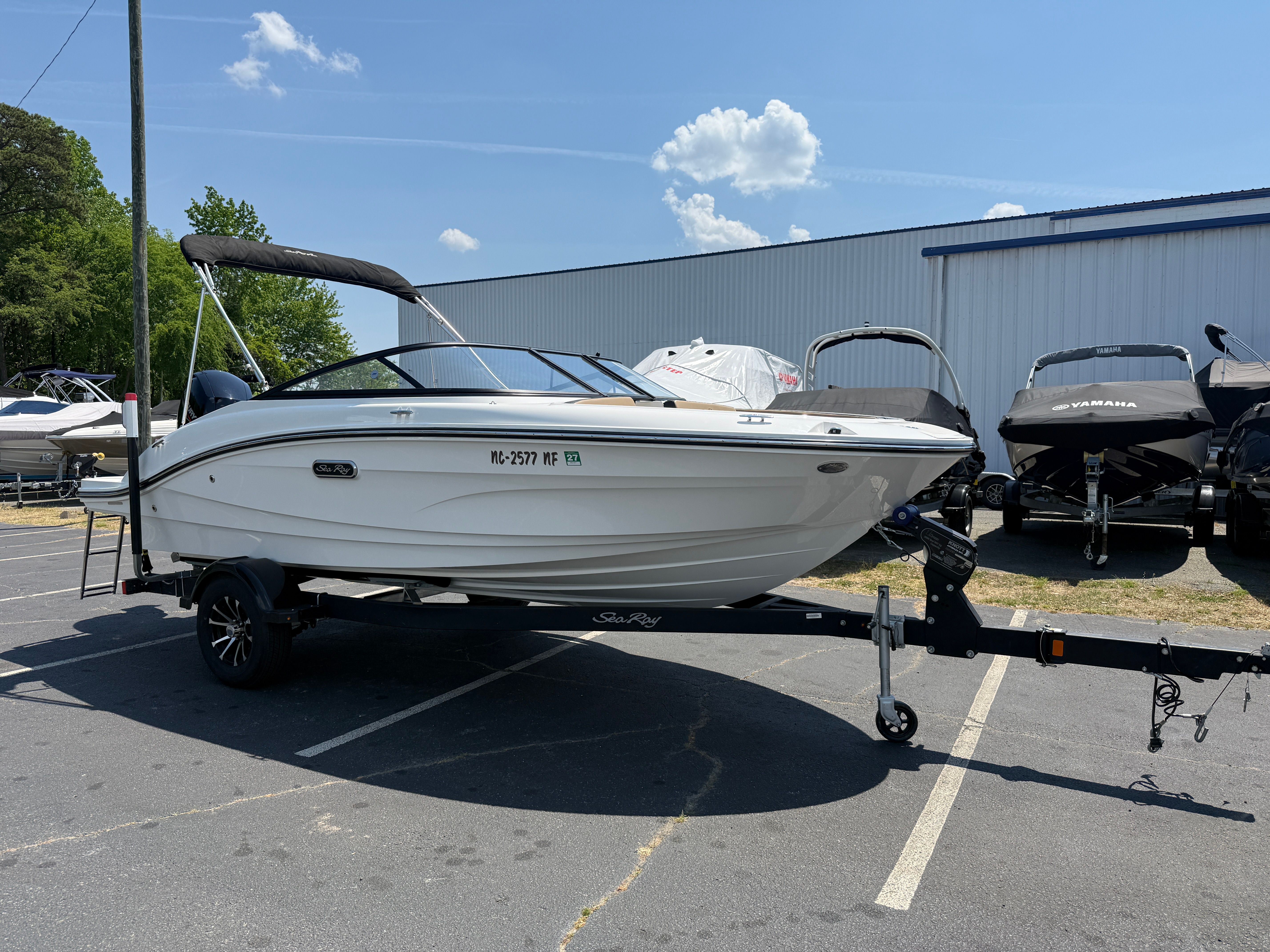 2025 Sea Ray SPX 190 Outboard