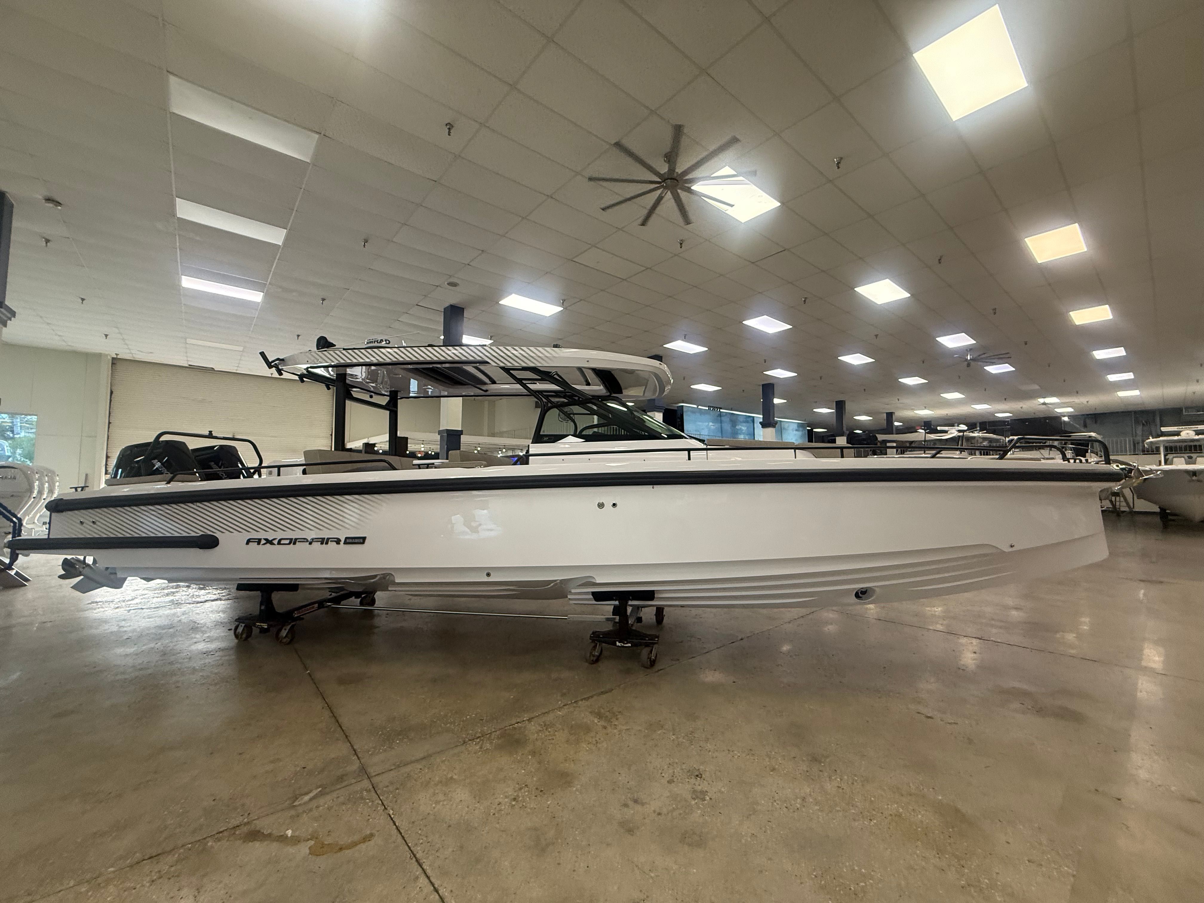 2026 Axopar 37 SUN TOP