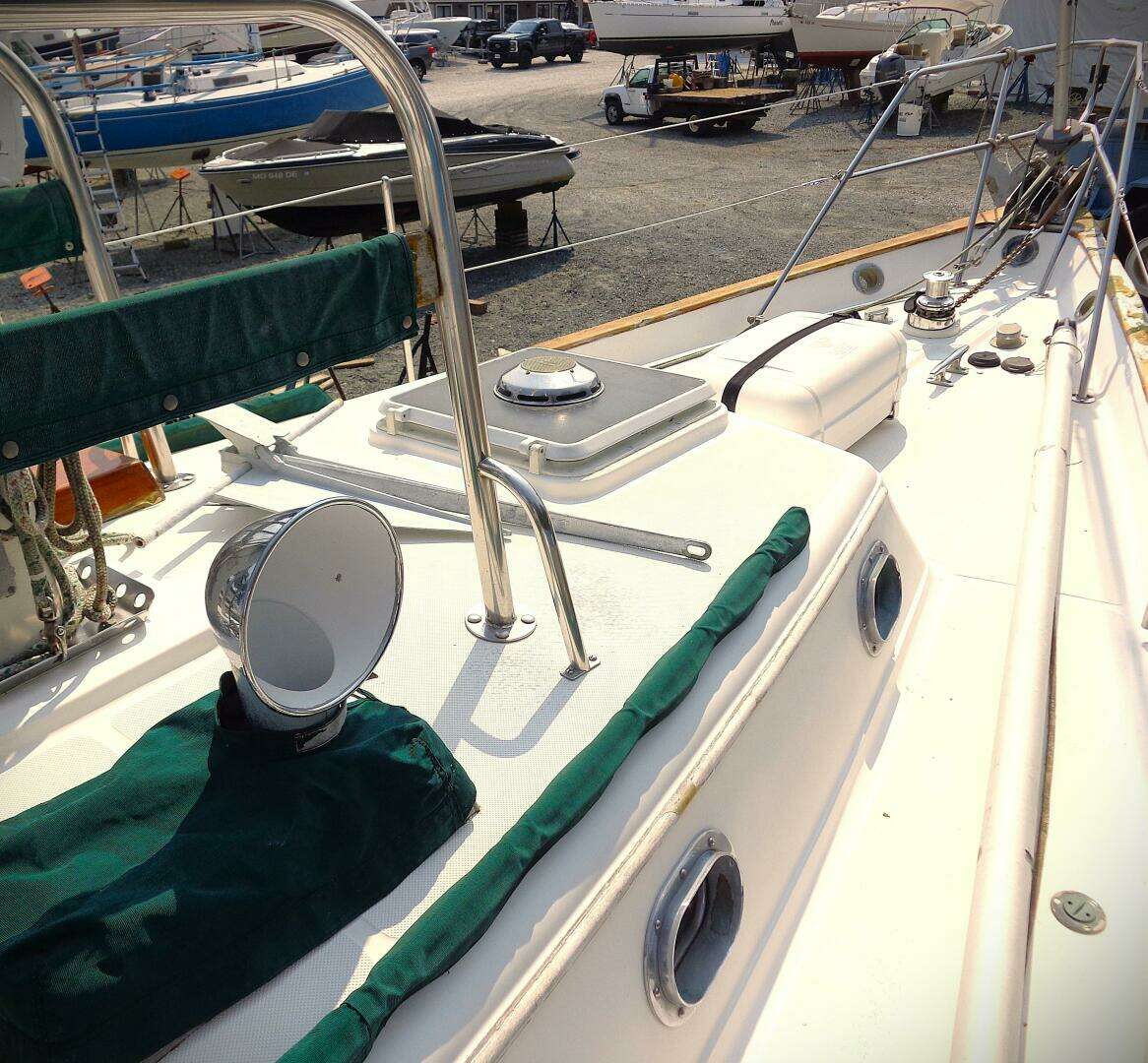 1987 Pacific Seacraft 34 - Image 5