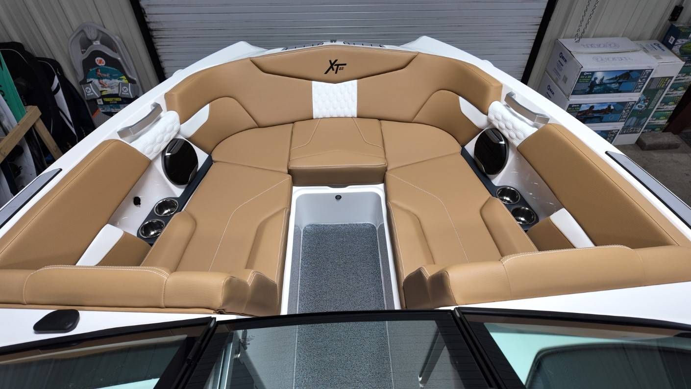 2026 MasterCraft XT22 - 8