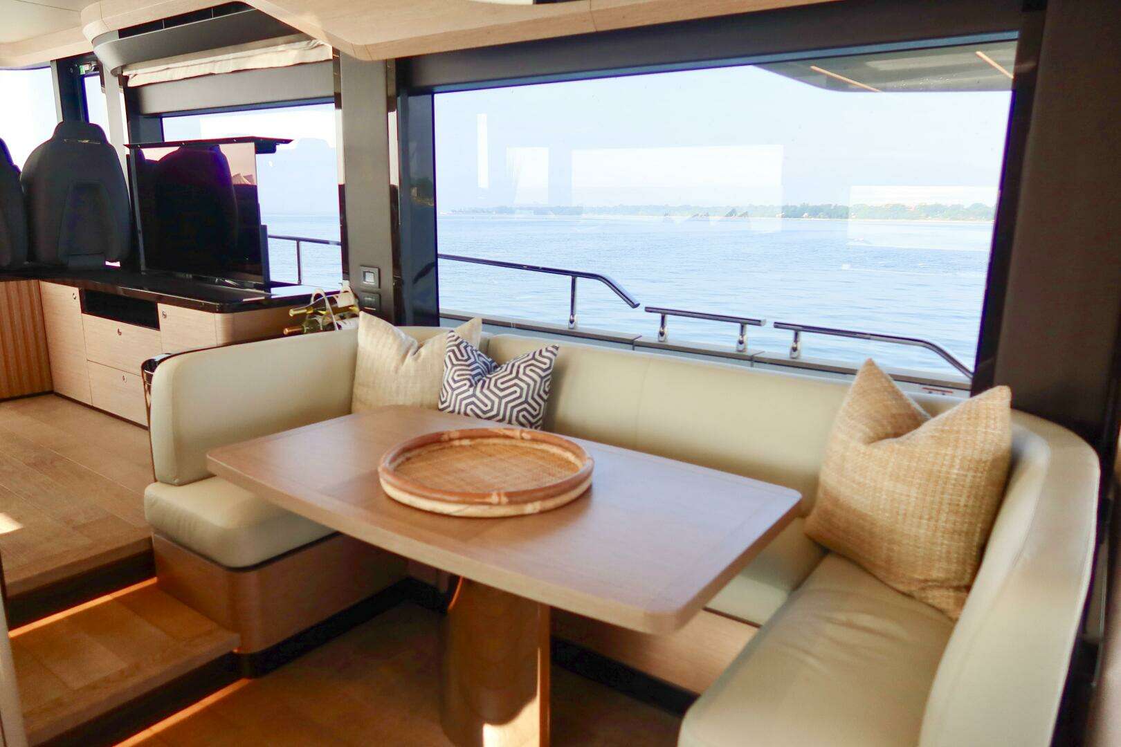 2026 Absolute 58 Navetta - Image 15