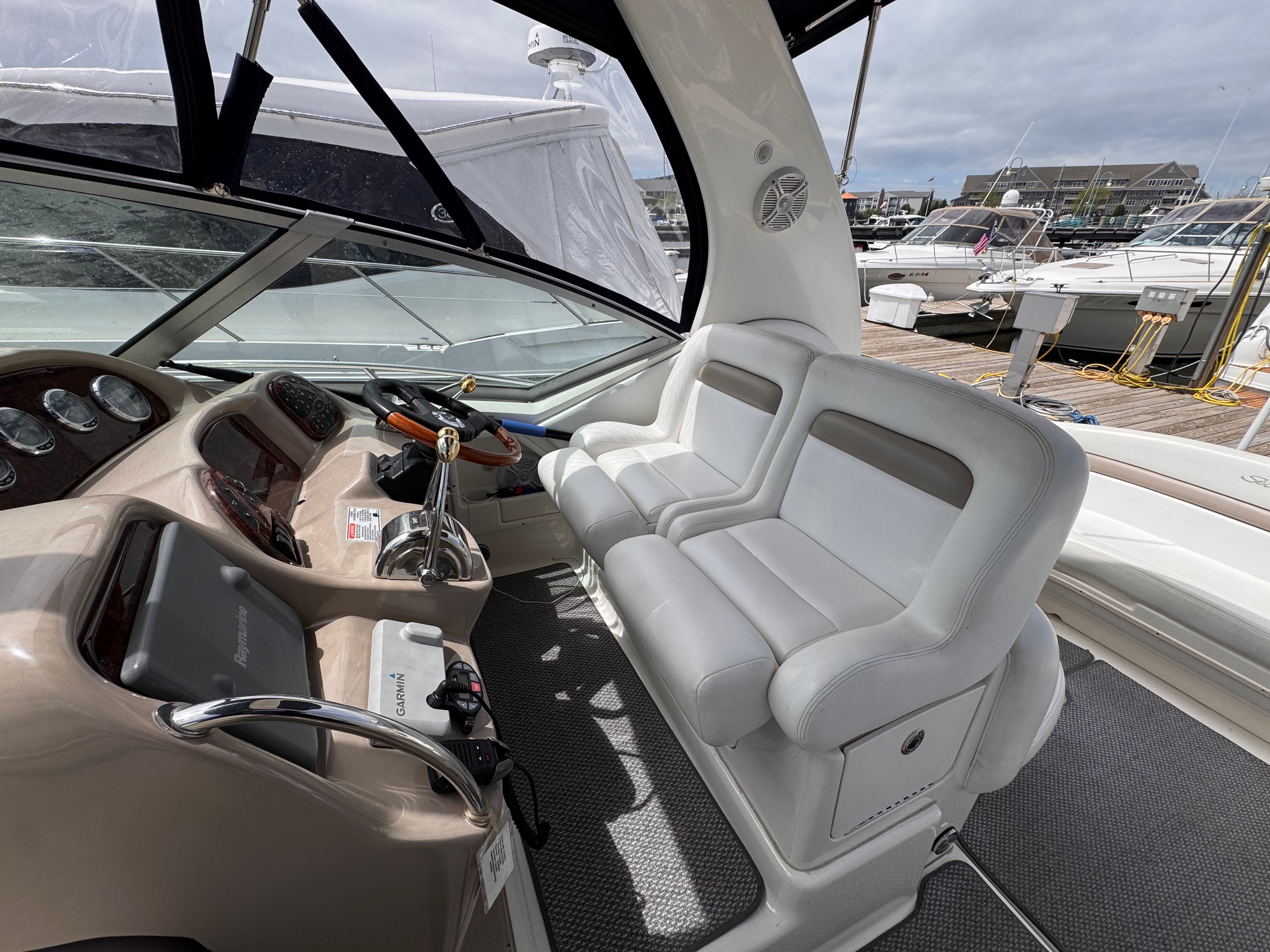 2005 Sea Ray Sundancer 320 - 13
