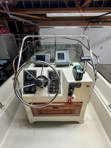 1986 Boston Whaler Montauk - 11