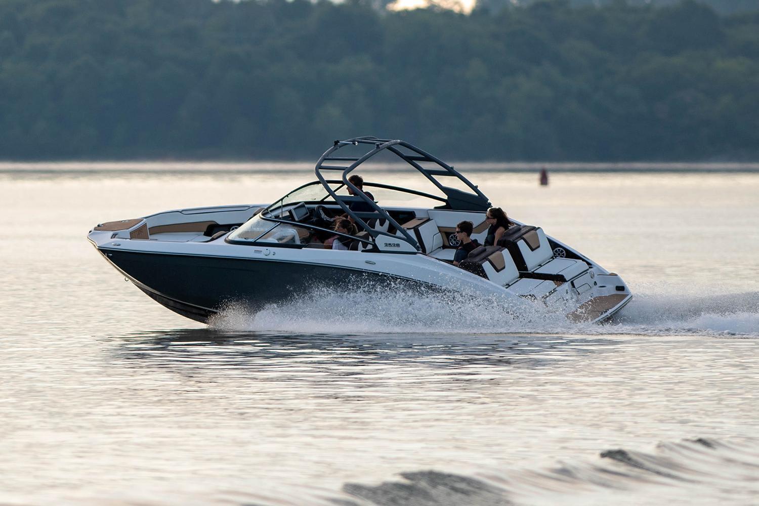 2025 Yamaha Boats 252S