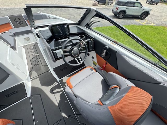 2027 Scarab 210 LX Wake - 21